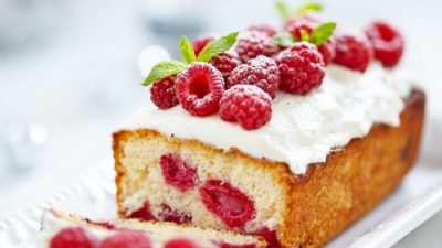Апельсиновый кекс с малиной