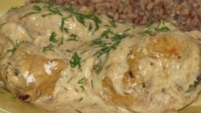 Аппетитная курица в сметане в мультиварке
