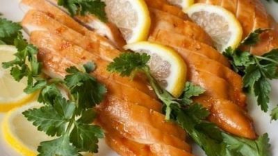 Аппетитные куриные грудки в медово-лимонном соусе