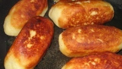 Аппетитные сосиски в картофельной шубке