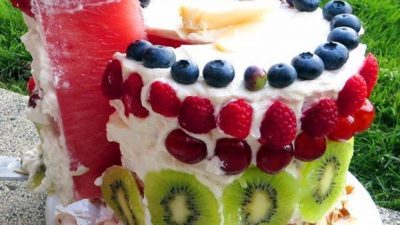 Арбузный тортик с ягодами