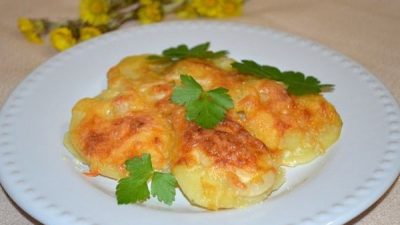 Ароматный картофель с сыром и сливками