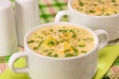 Ароматный суп с сыром и курицей