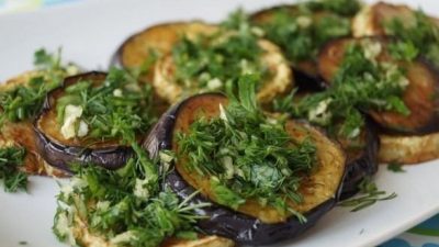 Ассорти из жаренных баклажанов и кабачков