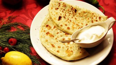 Азербайджанские кутабы с сыром