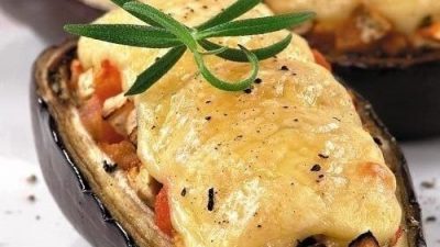 Баклажаны с курицей под сыром моцарелла