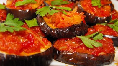 Баклажаны с овощами по-турецки