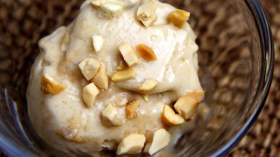 Бананово-шоколадное мороженое на десерт