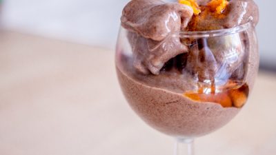 Банановое вегетарианское мороженое с корицей