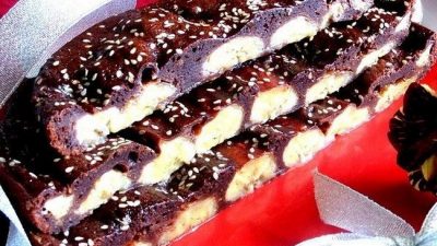 Бананы в шоколадной заливке на десерт