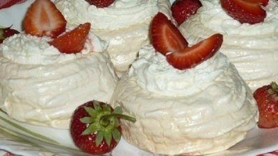 Белковые корзиночки с творогом