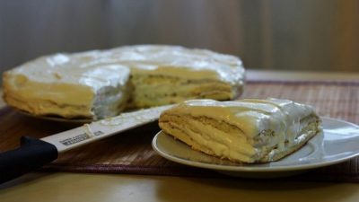 Белковый торт с творожным кремом