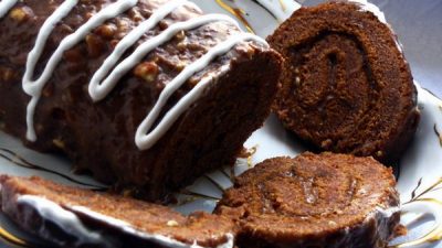 Бисквитный рулет с кремом по-домашнему