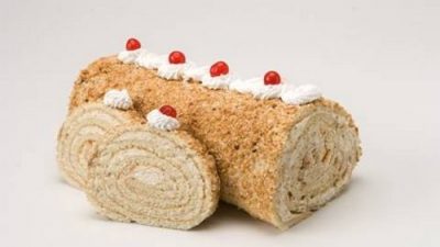 Бисквитный рулет с начинкой из халвы