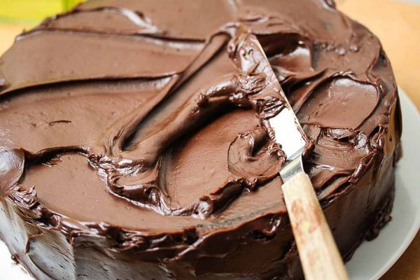Бисквитный шоколадный торт по-домашнему