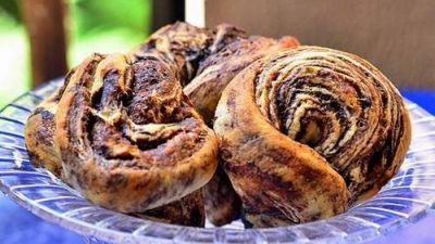Бриоши с шоколадной начинкой