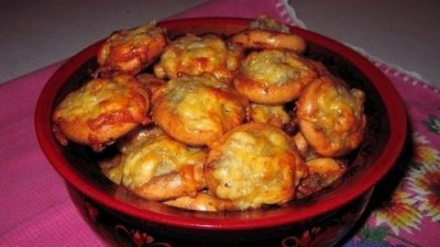 Бублики, фаршированные мясным фаршем с луком