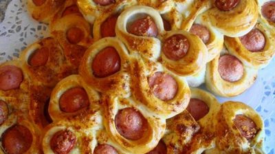 Булочки «Гусенички» с сыром и сосисками