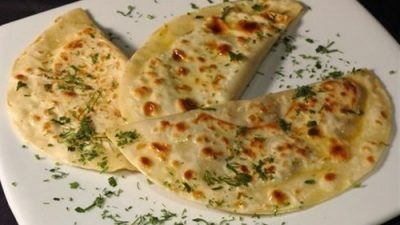 Быстрые чебуреки с брынзой