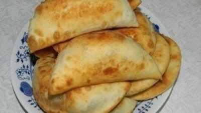 Быстрые сочные чебуреки с фаршем