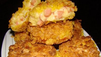 Быстрые сырные котлетки с сосисками