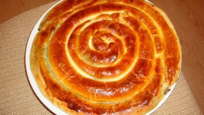 Быстрый слоеный пирог-улитка