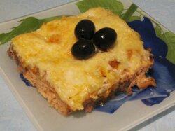 Запеченная в духовке горбуша с сыром и помидорами