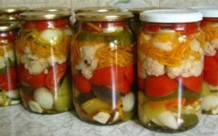 Салат «Зимний король» из огурцов с помидорами