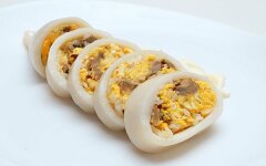 Кальмары фаршированные яично-грибной начинкой