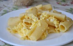 Макаронная запеканка с кетчупом в мультиварке