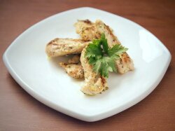 Куриное филе в майонезном соусе с чесноком