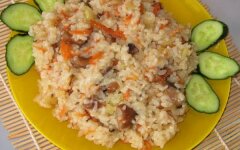 Рисовая каша с грибами и овощами в мультиварке