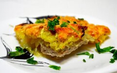 Картофель по-французски с мясом в духовке