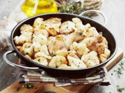 Курица в сметане с цветной капустой