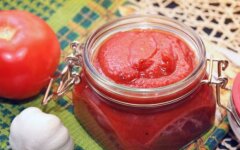 Томатный соус с чесноком и орегано для пиццы