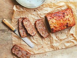 Веганский банановый хлеб с орехами и сухофруктами