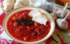 Красный борщ с фасолью и болгарским перцем