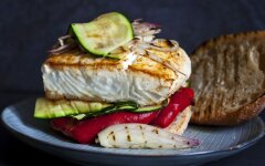 Диетическая камбала с кабачками