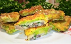 Конвертики из капусты с рисом и грибами в кляре