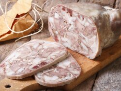 Сальтисон из свиной головы и желудка