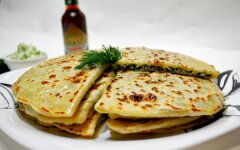 Аварские лепешки «Чуду» с творогом и зеленью