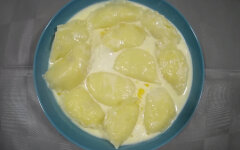 Вареники на крахмале с творогом и изюмом
