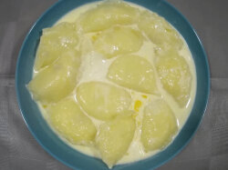 Вареники на крахмале с творогом и изюмом