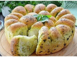 Диетический хлеб с зеленью в мультиварке