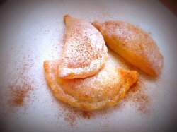 Творожные пирожки с яблочной начинкой и корицей