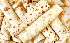 Рулетики из лаваша с печенью трески и яйцами