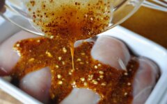 Соевый маринад с лимонным соком для куриной грудки