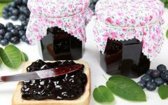Варенье из черники с ромом и медом