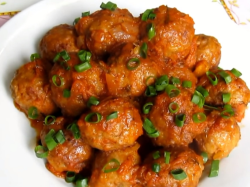 Фрикадельки с рисом в сметанно-горчичной подливе