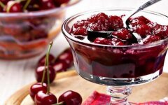 Простое варенье из черешни с косточками
